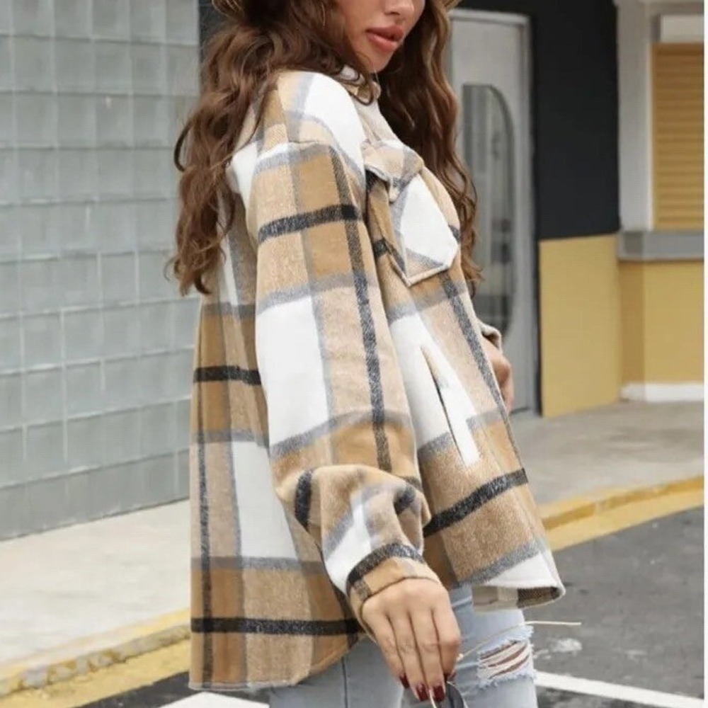 Davi & Dani Plaid Flannel Shaket L Button Down Pockets Relaxed Cabin Outdoor